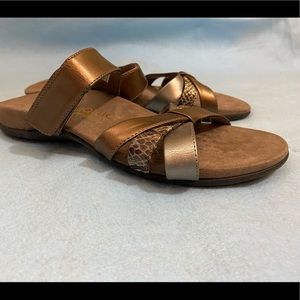 Vionic Size 10 Bronze Sandals Multi-Pattern